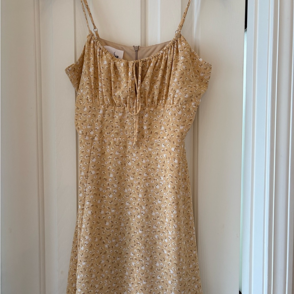 Sadie & Sage Beige Floral Dress